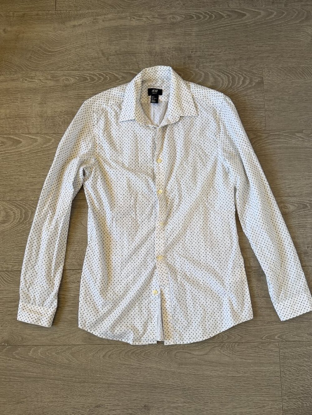 H&M Men’s Slim Fit White Black Geometric Print Button-Up Shirt Small